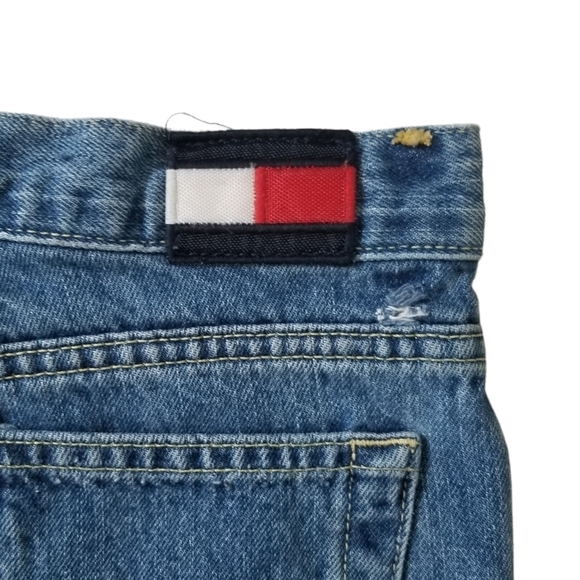 Tommy Hilfiger Distressed Mid Rise Blue Denim Logo Cutoff Jean Shorts Size 3. - Picture 6 of 8